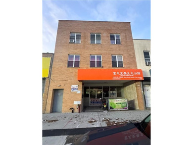 Location! Location! Location! Great investment opportunity to - photo 2