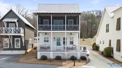Lake Home For Sale in Guntersville, Alabama