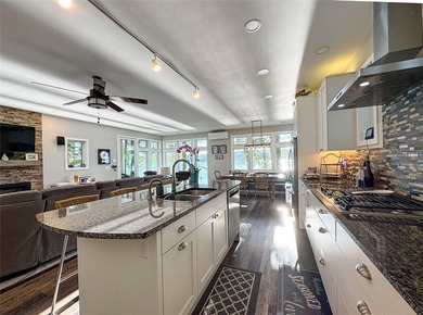 The Ultimate All-Season Lake Home. Custom 4 BR, 3.5 Bath, 2426 - photo 13