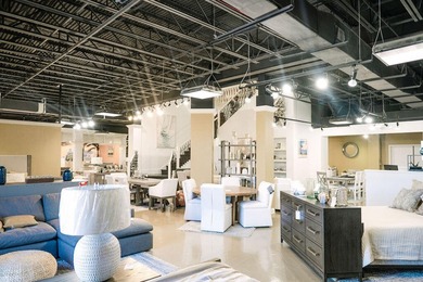 Extraordinary freestanding retail building oriented on a prime - photo 27