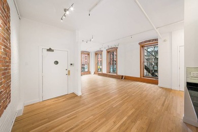 6 Story Land-marked Loft Building built in 1900 and converted to - photo 6