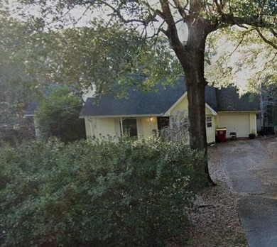 Lake Kennedy Home For Sale in Crestview Florida