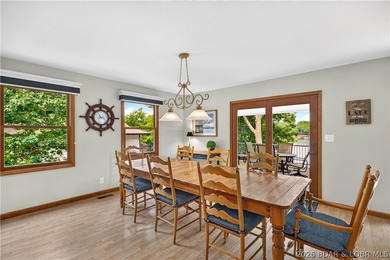 4 BED/4.5 BATHS/3600+ SQ.FT., 115' LAKEFRONT ON 2 LOTS WITH - photo 10