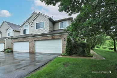 (private lake, pond, creek) Townhome/Townhouse For Sale in Hainesville Illinois