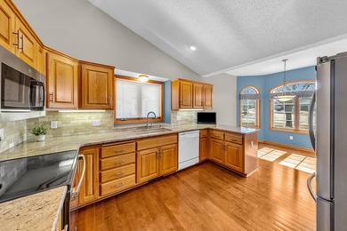 Wonderful one-level living in the highly sought-after Eagle - photo 3