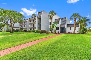 (private lake, pond, creek) Townhome/Townhouse For Sale in Lake Worth Florida