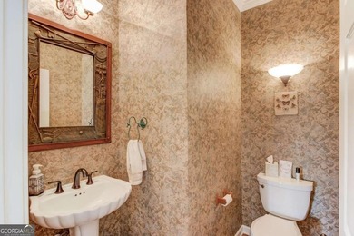 Welcome to this beautifully maintained Frank Betz designed ranch - photo 21