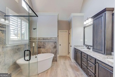 Welcome to this beautifully maintained Frank Betz designed ranch - photo 26