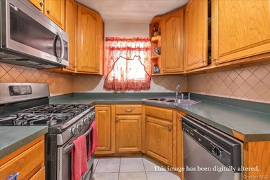 Welcome to this 2-bedroom, 3.5-bath home located in Brooklyn - photo 6
