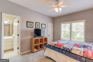 Welcome to this beautifully maintained Frank Betz designed ranch - photo 29