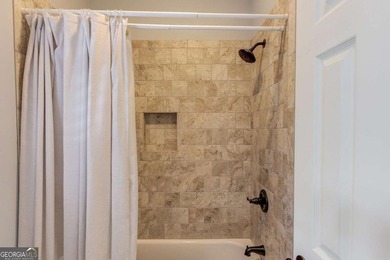 Welcome to this beautifully maintained Frank Betz designed ranch - photo 32
