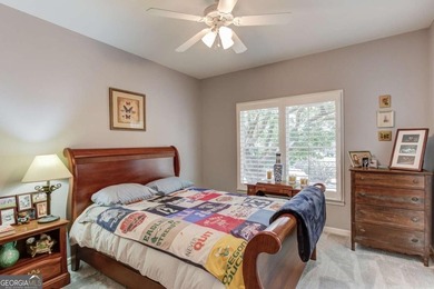 Welcome to this beautifully maintained Frank Betz designed ranch - photo 33