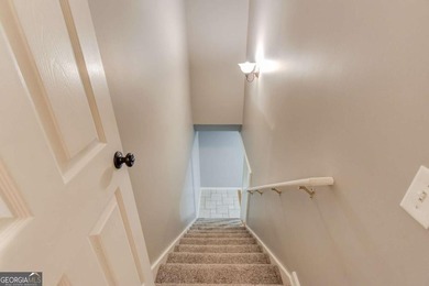 Welcome to this beautifully maintained Frank Betz designed ranch - photo 35
