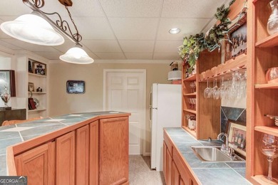 Welcome to this beautifully maintained Frank Betz designed ranch - photo 42