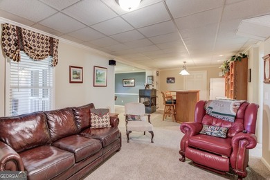 Welcome to this beautifully maintained Frank Betz designed ranch - photo 45