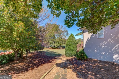 Welcome to this beautifully maintained Frank Betz designed ranch - photo 49