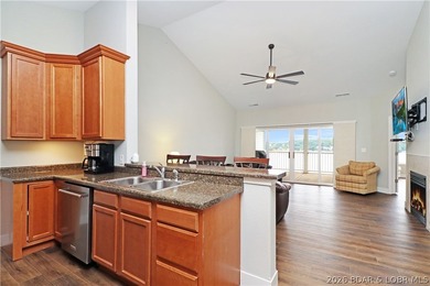 Discover lake living at its best in this top-floor 3 bedroom - photo 3