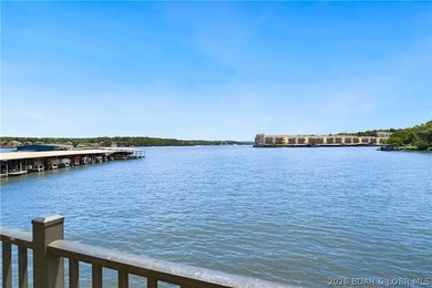 Fresh & inviting 2BR/2BA waterfront condominium at the 21MM! - photo 4
