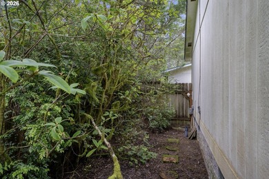 Welcome to the gated Coast Village community! This 3 bedroom, 1 - photo 23