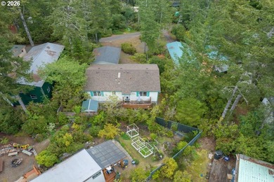Welcome to the gated Coast Village community! This 3 bedroom, 1 - photo 25