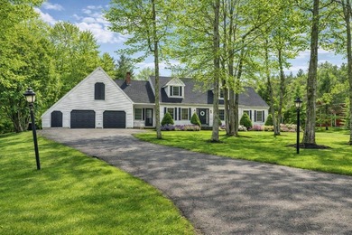 Welcome to 12 Surrey Lane -- where space, comfort, and location - photo 2