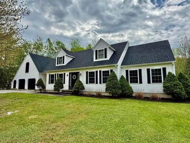 Welcome to 12 Surrey Lane -- where space, comfort, and location - photo 5