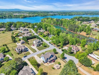 Welcome to this impressive Mike Anderson custom home located in - photo 4
