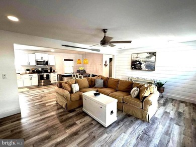 Experience the ultimate in waterfront living with this - photo 7