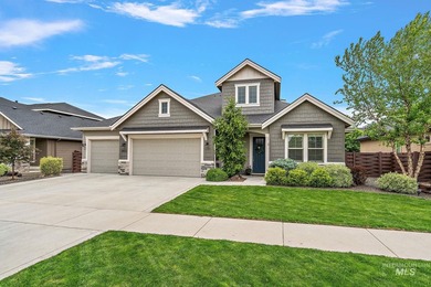 Best Value in coveted Spurwing Heights! This exquisite home - photo 1