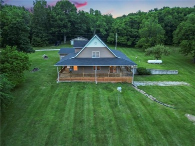 (private lake, pond, creek) Home Sale Pending in Warsaw Missouri