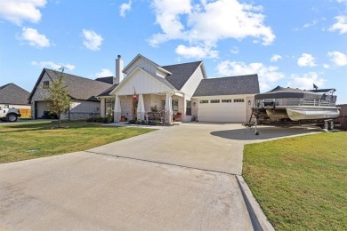 Lake Texoma Home For Sale in Pottsboro Texas