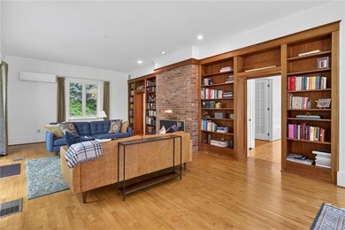 Welcome to your dream retreat, a captivating 3-bedroom - photo 5