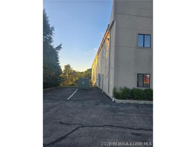 Professional office/retail building on Osage Beach Parkway with - photo 4