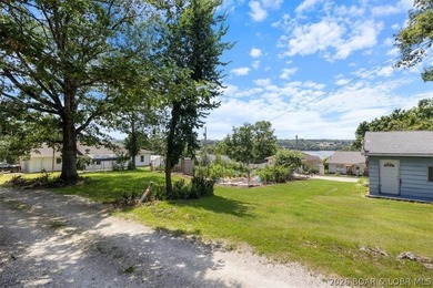 Welcome to your lake retreat! This darling cabin is in a quiet - photo 4