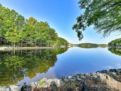 Lake Norman Home Sale Pending in Davidson North Carolina