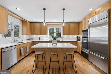 Looking for that traditional home with lots of space on the golf - photo 11