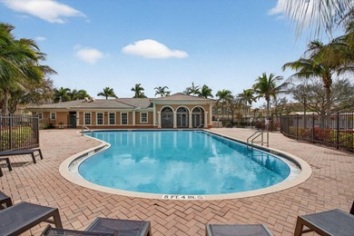 Welcome home to Paradise! Beautifully appointed 3 bedroom, 2 - photo 12
