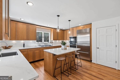 Looking for that traditional home with lots of space on the golf - photo 14