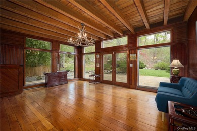 Historic 1890 carriage house set back on a corner lot with lush - photo 14