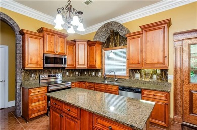 Welcome to this stunning four bedroom, three-and-a-half bath - photo 20