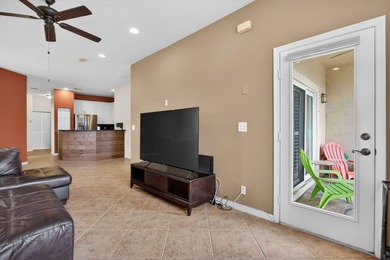 Welcome home to Paradise! Beautifully appointed 3 bedroom, 2 - photo 20