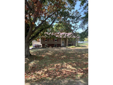 (private lake, pond, coastal) Home For Sale in Cambridge Springs Pennsylvania