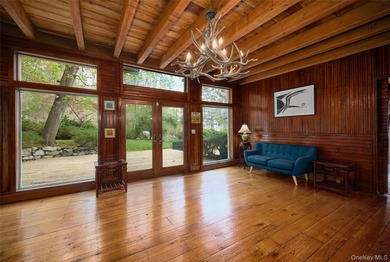 Historic 1890 carriage house set back on a corner lot with lush - photo 21