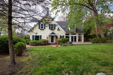 Historic 1890 carriage house set back on a corner lot with lush - photo 26