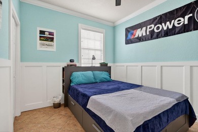 Welcome home to Paradise! Beautifully appointed 3 bedroom, 2 - photo 34