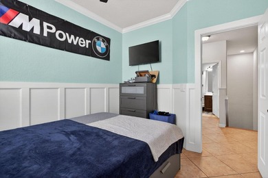 Welcome home to Paradise! Beautifully appointed 3 bedroom, 2 - photo 35