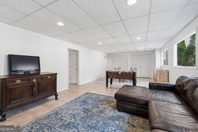 Looking for that traditional home with lots of space on the golf - photo 37