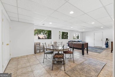 Looking for that traditional home with lots of space on the golf - photo 38