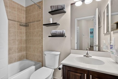 Welcome home to Paradise! Beautifully appointed 3 bedroom, 2 - photo 38