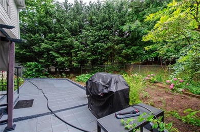 Welcome to this stunning four bedroom, three-and-a-half bath - photo 44